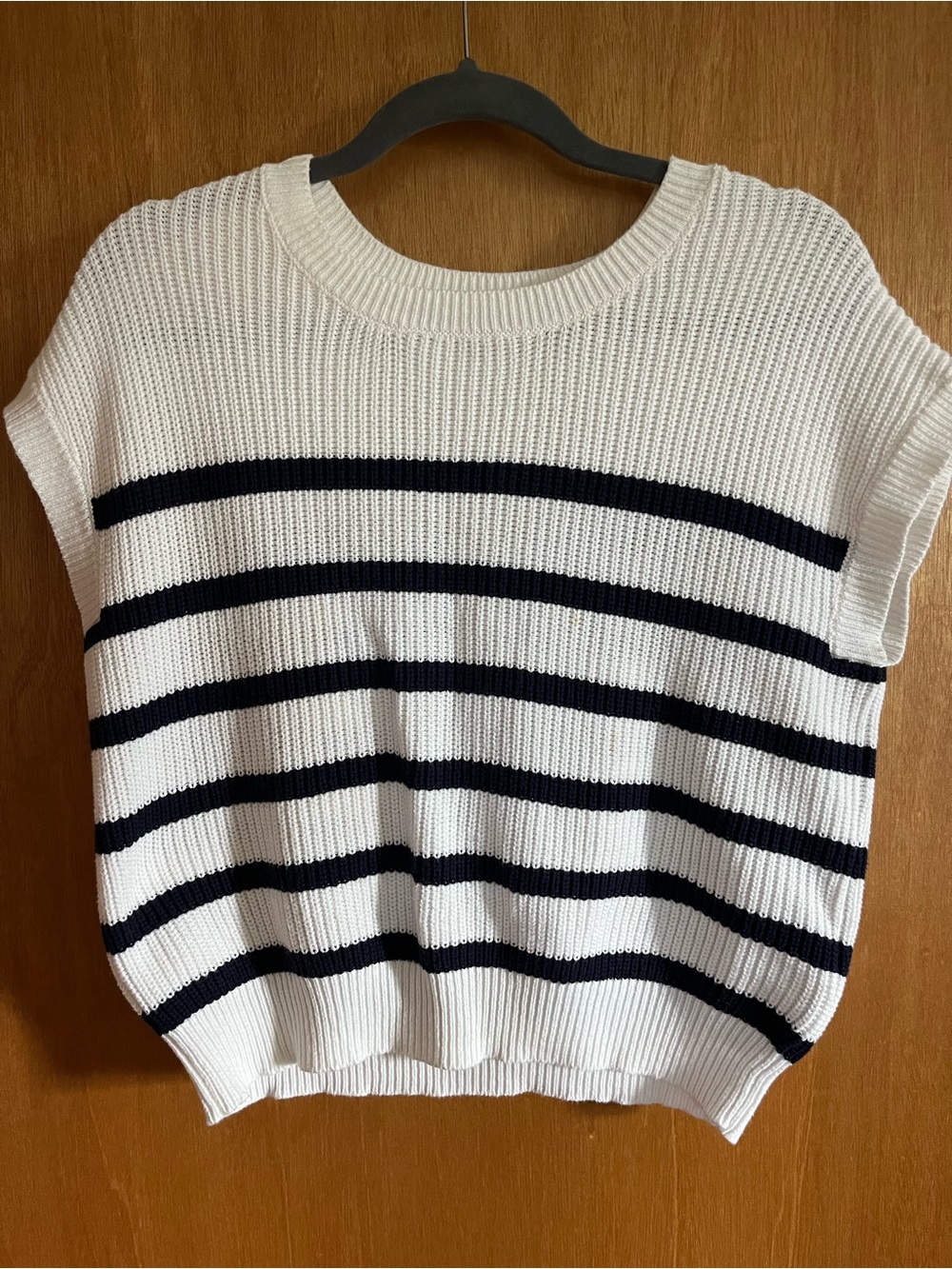 White knit sleeveless top with navy stripes